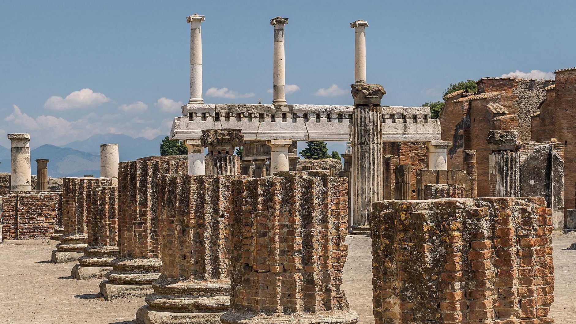 roman-ruins-in-pompei.jpg